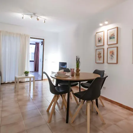 Cristianos Cozy Wild Apartment