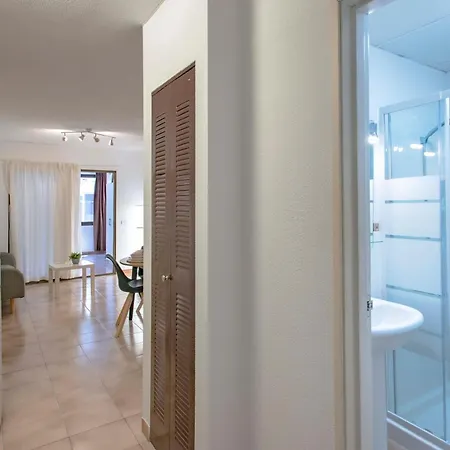 Cristianos Cozy Wild Apartment *